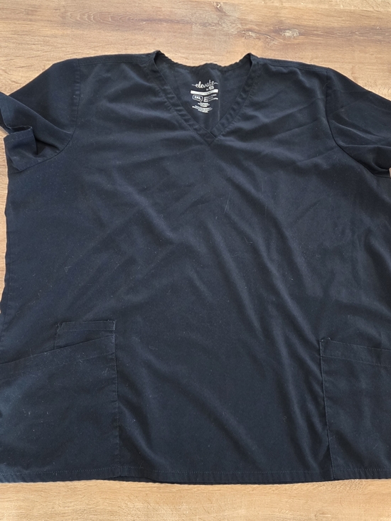 elevate by IRG Tops - Elevate By IRG Black V-Neck Women’s Scrub Top 3XL